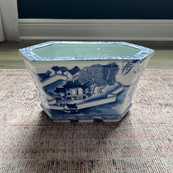 Ralph Lauren Accents Blue And White Oriental Chinoiserie Vase